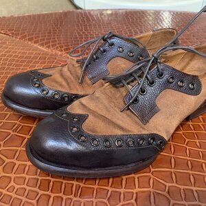 JOHN FLUEVOG VIRTUE "POUND" - BROWN - MENS 8 or WOMENS 10